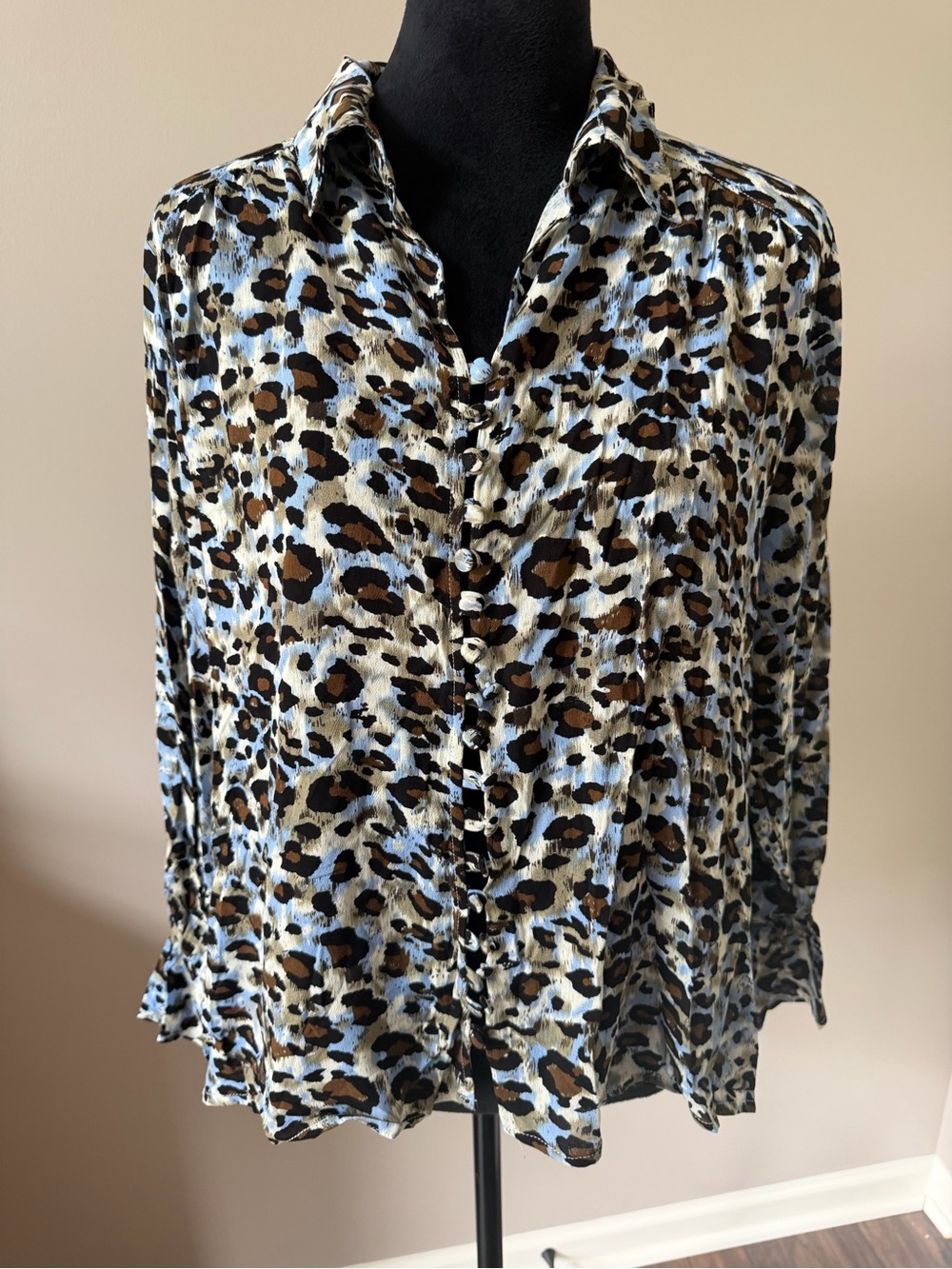 Kori Blue and Brown Leopard Print Button-Front Blouse Small